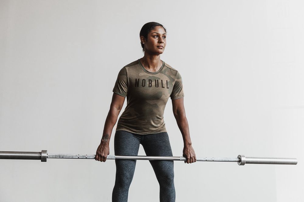 NOBULL Women's Tee - Army Green Camo - Ireland (4320EJFMD)